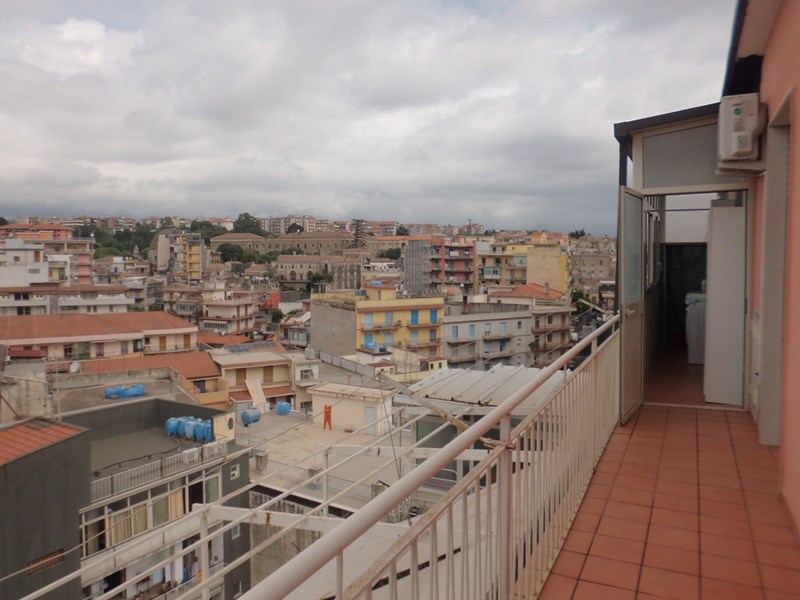Bilocale in Vendita a Acireale, zona Via Salvatore Vigo, 78'000€, 60 m²