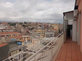 Bilocale in Vendita a Acireale, zona Via Salvatore Vigo, 78'000€, 60 m²