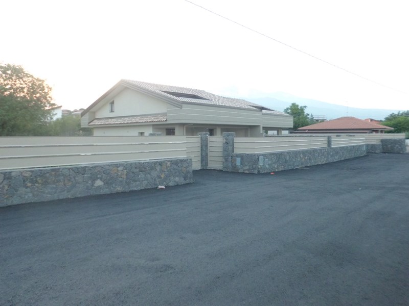 Villetta a schiera in Vendita a Acireale, 300'000€, 160 m²