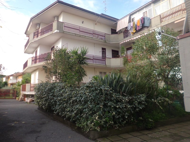 Bilocale in Vendita a Aci Sant'Antonio, 90'000€, 75 m²