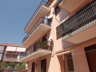 Trilocale in Vendita a Aci Sant'Antonio, 135'000€, 85 m²
