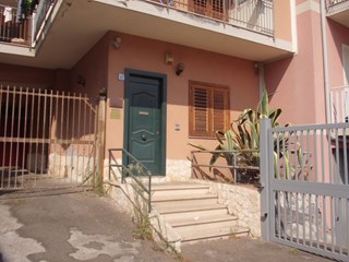 Trilocale in Vendita a Aci Catena, 85'000€, 70 m²