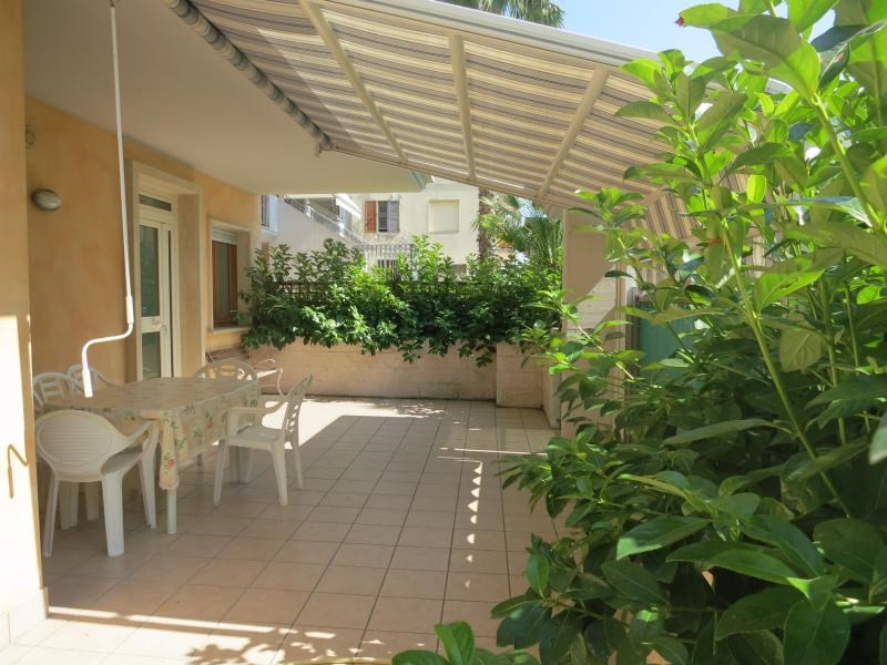 Trilocale in Affitto a San Benedetto del Tronto, zona Porto d'Ascoli, 80 m², arredato