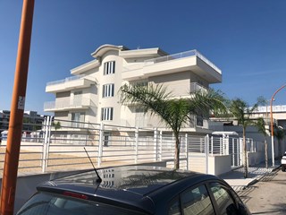 Quadrilocale in Vendita a Casapulla, zona via nazionale appia, 200'000€, 100 m², con Box