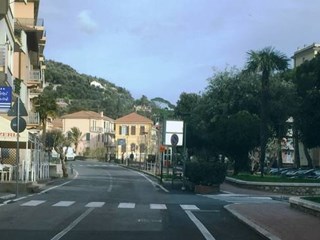 Appartamento in Vendita a Finale Ligure, zona finalpia, 270'000€, 105 m², con Box