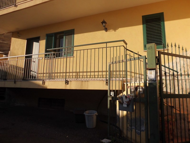 Quadrilocale in Vendita a Aci Catena, 105'000€, 110 m²