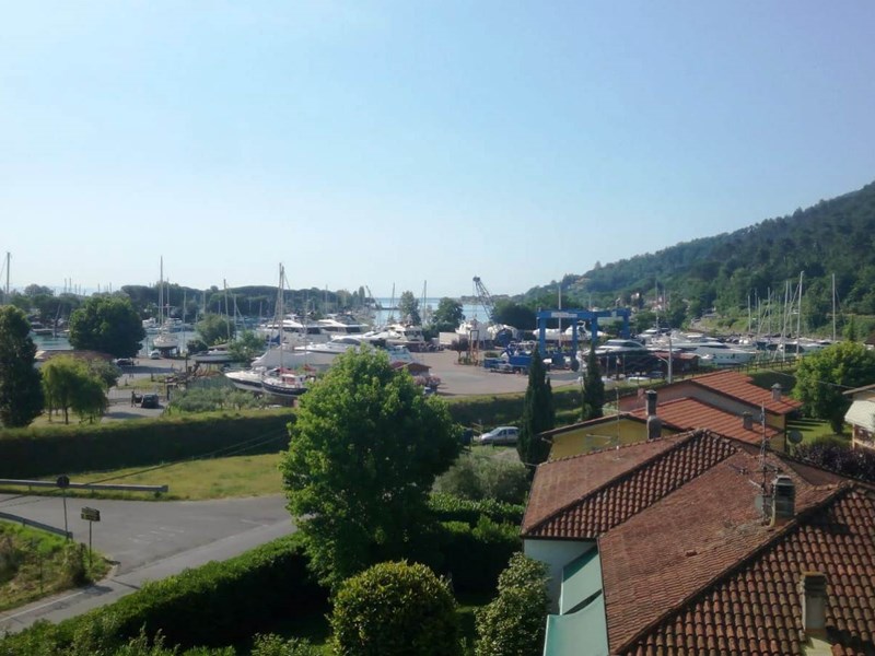 Trilocale in Vendita a Ameglia, zona FIUMARETTA, 168'000&euro;, 85 m², arredato