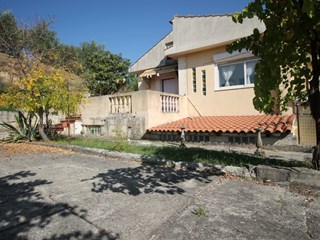 Quadrilocale in Vendita a Rende, zona C/da Saporito, 115'000€, 100 mq + 100 soffitta