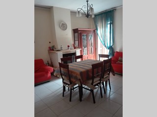 Appartamento in Vendita a Pietrastornina, 64'900&euro;, 146 m²