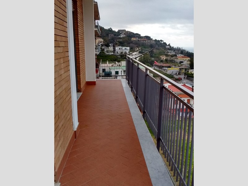 Appartamento in Vendita a Pozzuoli, zona Solfatara, 460'000€, 130 m², con Box