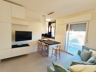 Trilocale in Affitto a Jesolo, zona Piazza Marconi, 53 m², arredato