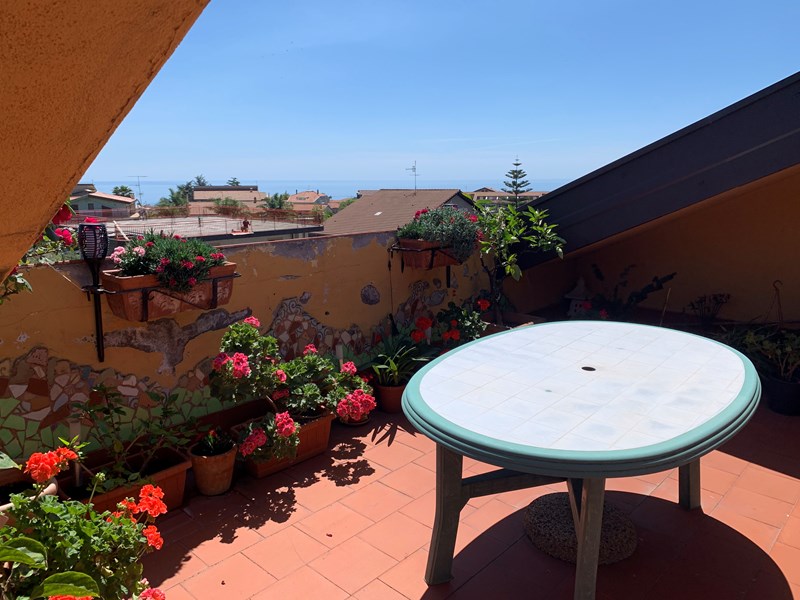 Quadrilocale in Vendita a Piedimonte Etneo, 115'000€, 115 m², arredato, con Box