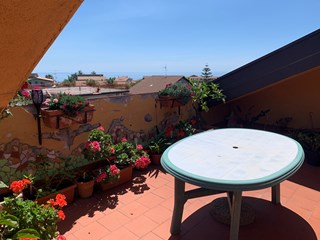 Quadrilocale in Vendita a Piedimonte Etneo, 115'000€, 115 m², arredato, con Box