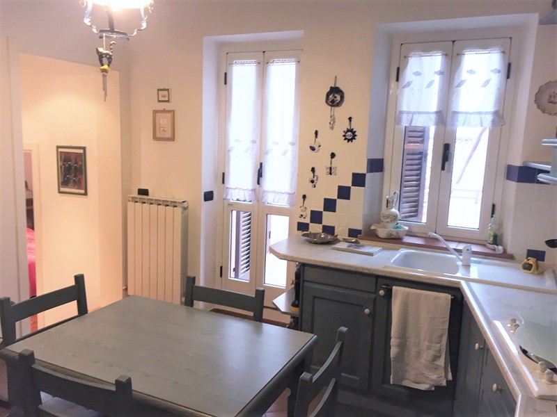 Appartamento in Vendita a Fabriano, zona Centro, 249'000€, 140 m², arredato