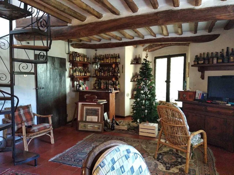 Casa Indipendente in Vendita a Lucca, zona Monte San Quirico, 250'000€, 250 m²