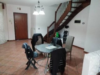 Quadrilocale in Vendita a Grezzago, 145'000€, 120 m²