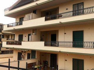 Trilocale in Vendita a Castel Gandolfo, zona Pavona_Laghetto, 142'000€, 60 m², arredato