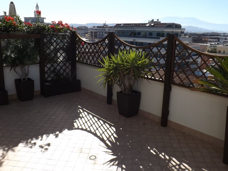 Attico in Vendita a Pescara, zona Pescara centro, 250'000€, 100 m², arredato