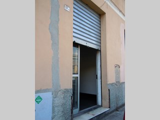 Magazzino in Affitto a Genova, zona Via Lungo Torrente Secca 17/R, 150€, 16,50