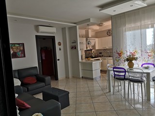 Trilocale in Vendita a Aprilia, zona Semicentro, 167'000€, 70 m², con Box