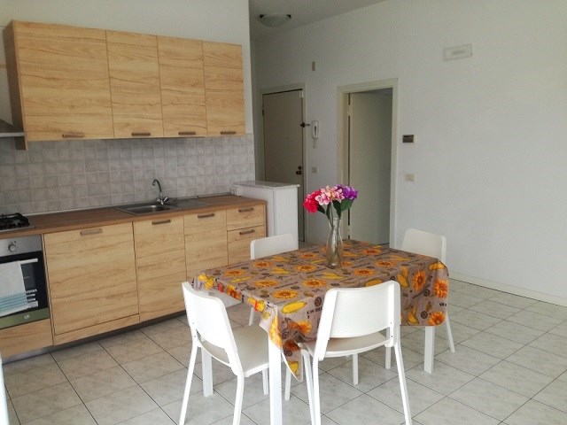 Trilocale in Vendita a Riccione, zona parco, 195'000€, 68 m²