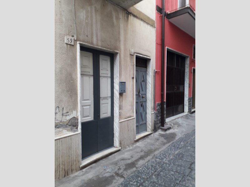 Quadrilocale in Vendita a Paternò, 55'000€, 90 m²