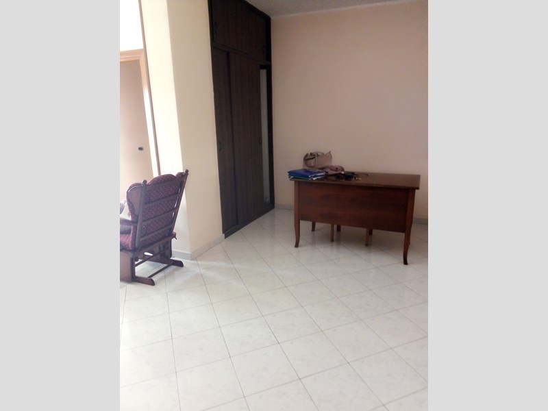 Quadrilocale in Vendita a Aversa, zona Via Dragonetti , 185'000€, 100 m², con Box