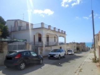 Casa Indipendente in Vendita a Castelvetrano, zona Mille Luci, 95'000&euro;, 170 m²