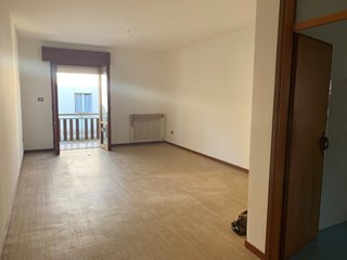 Appartamento in Vendita a Riccione, zona parco, 270'000€, 90 m², con Box