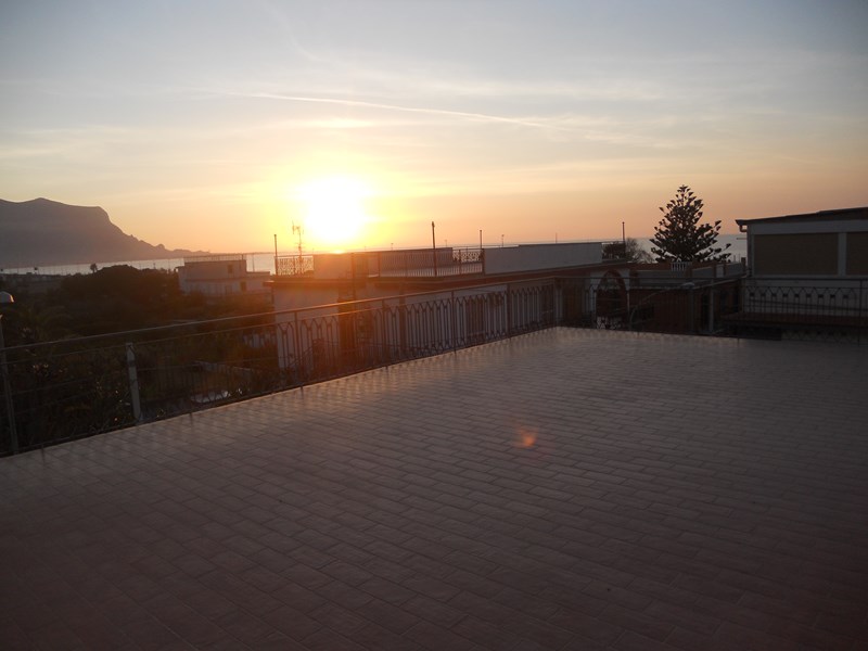 Villa bifamiliare in Affitto a Isola delle Femmine, 2'000€, 120 m²