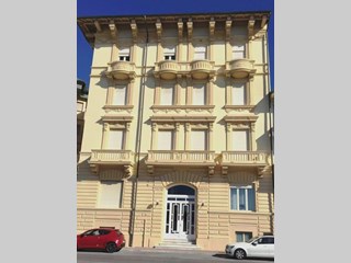 Attico in Vendita a Viareggio, 1'100'000€, 128 m², arredato, con Box