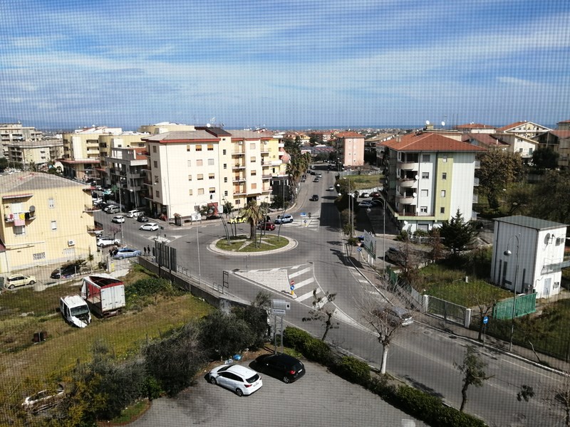 Appartamento in Vendita a Corigliano Rossano, zona Via Pugliese , 140'000€, 230 m²