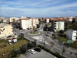 Appartamento in Vendita a Corigliano Rossano, zona Via Pugliese , 140'000€, 230 m²
