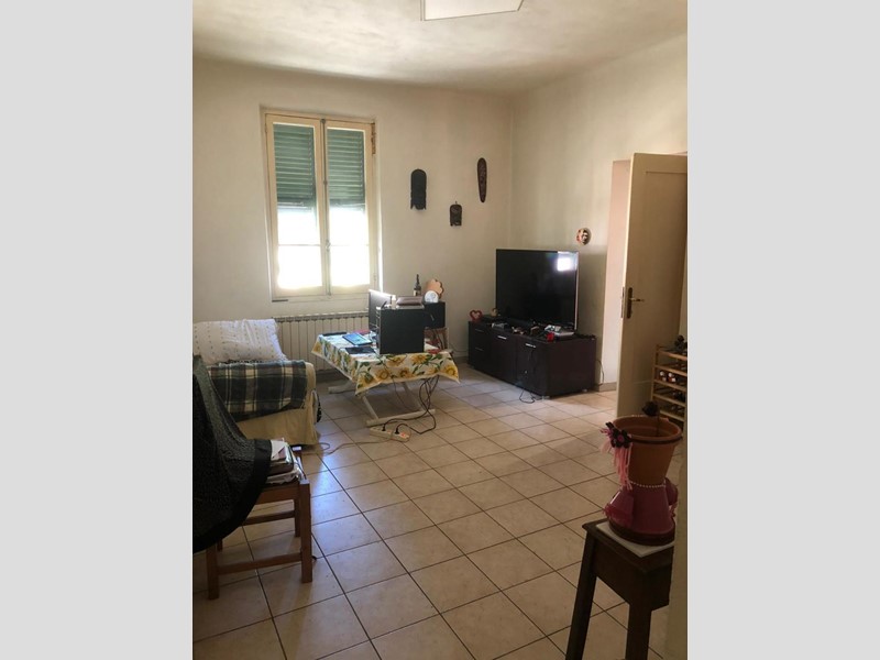 Casa Semi Indipendente in Vendita a Follo, zona Piana Battolla, 70'000€, 107 m²