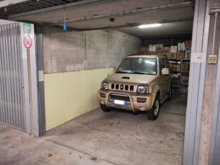 Box in Vendita a Savona, zona Oltreletimbro, 37'000€, 20 m², con Box