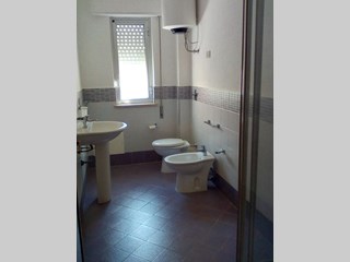 Appartamento in Vendita a Palermo, zona santa flavia, 90'000€, 100 m²