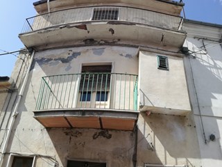 Casa Indipendente in Vendita a Tocco da Casauria, zona CENTRO, 45'000€, 150 m²