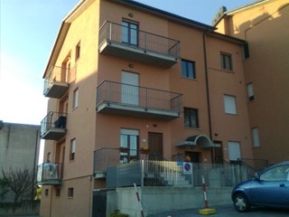 Appartamento in Vendita a Umbertide, zona via del colle, 125'000€, 132 m²
