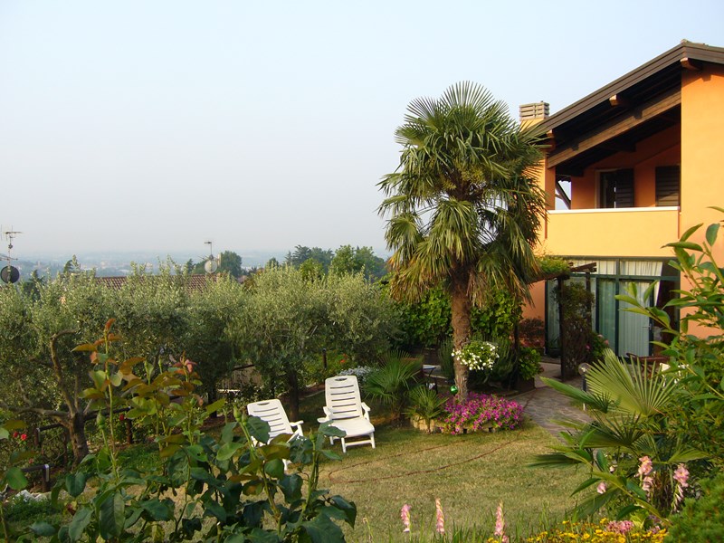 Villetta a schiera in Vendita a Negrar di Valpolicella, zona Arbizzano (Negrar), 545'000€, 280 m²