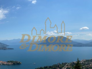 Casa Indipendente in Vendita a Stresa, zona Someraro, 850'000€, 300 m², con Box