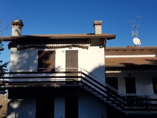 Trilocale in Vendita a Serramazzoni, zona Residenziale, 68'000€, 55 m², arredato, con Box