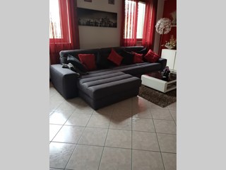 Appartamento in Vendita a Landriano, zona Via Rimembranze 27, 200'000&euro;, 186 m², con Box