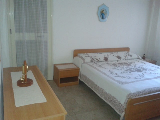 Quadrilocale in Affitto a Melito di Porto Salvo, zona mare, 130 m², arredato