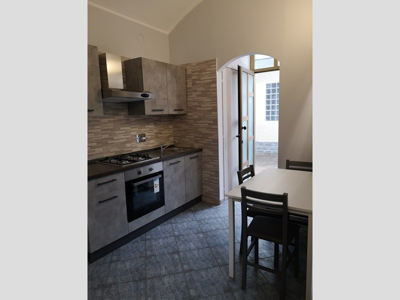 Bilocale in Affitto a Torino, zona Lucenro, 480€, 47 m², arredato