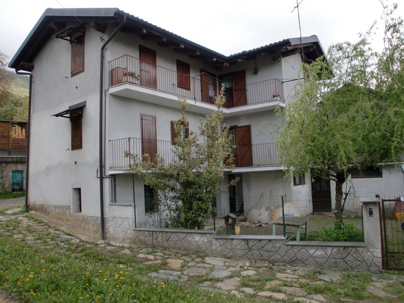 Trilocale in Affitto a Corio, zona fraz.cudine 37, 200€, 60 m², arredato