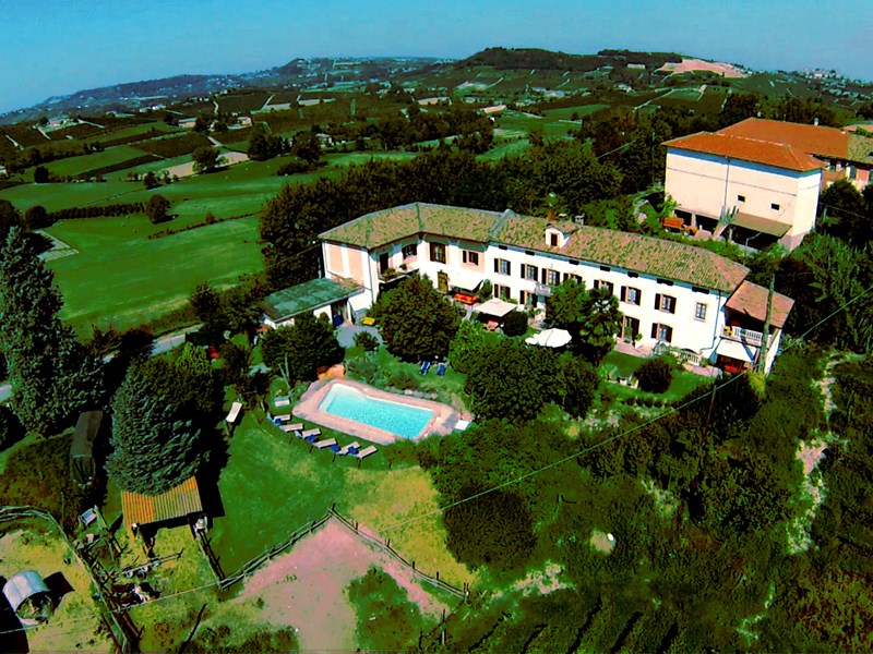 Casale in Vendita a Moasca, zona Collina, 480'000&euro;, arredato, con Box