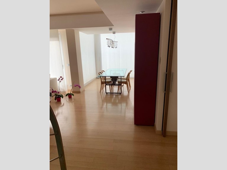 Appartamento in Vendita a Ragusa, 380'000€, 200 m², con Box