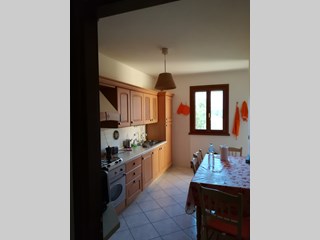 Appartamento in Vendita a Udine, zona Godia, 150'000€, 90 m², con Box