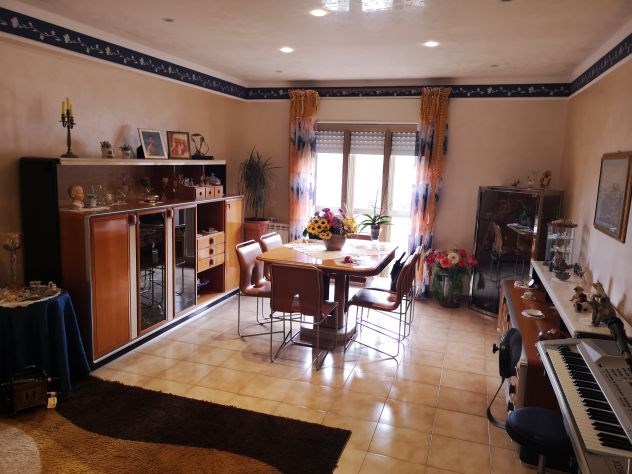 Trilocale in Vendita a Messina, zona Camaro, 110'000€, 88 m²