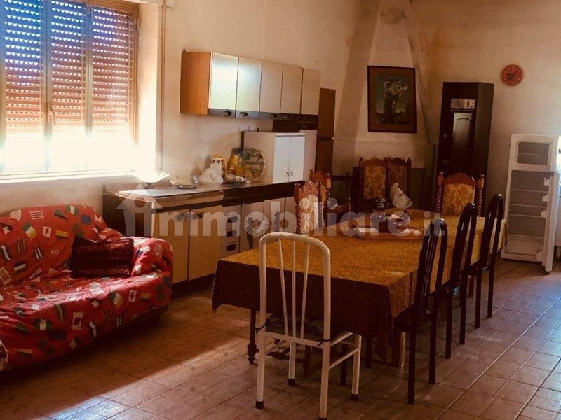Casale in Vendita a Martina Franca, zona MASSERIA PARETONE, 65'000€, 150 m²